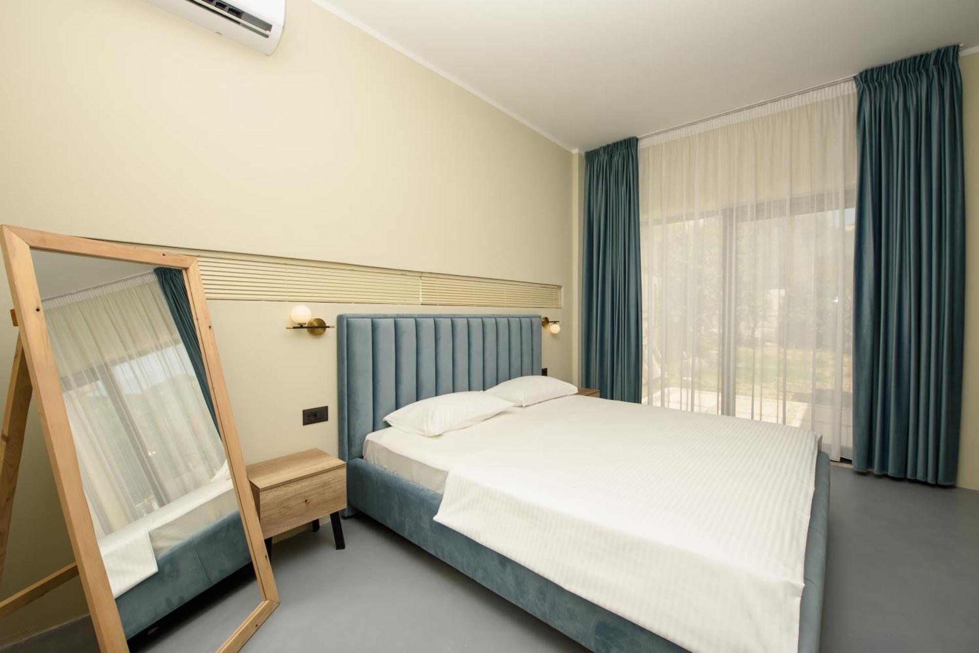 Olivium Rooms Vlorë Esterno foto