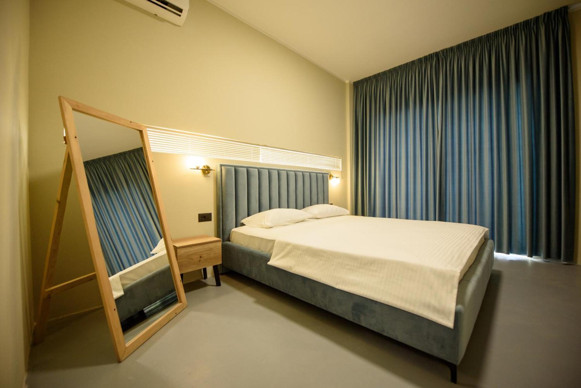 Olivium Rooms Vlorë Esterno foto