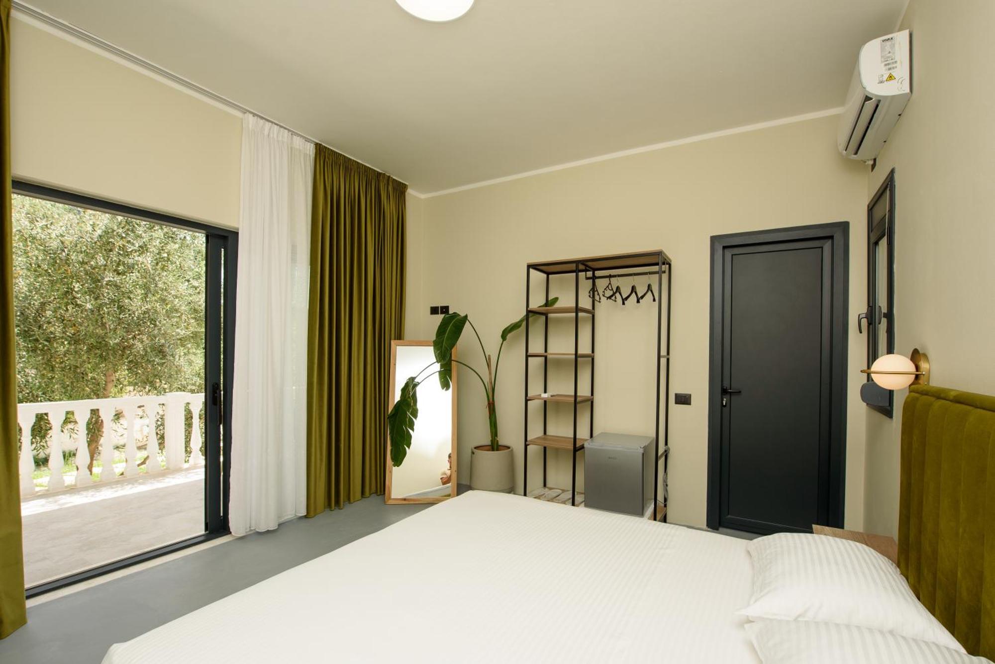 Olivium Rooms Vlorë Esterno foto
