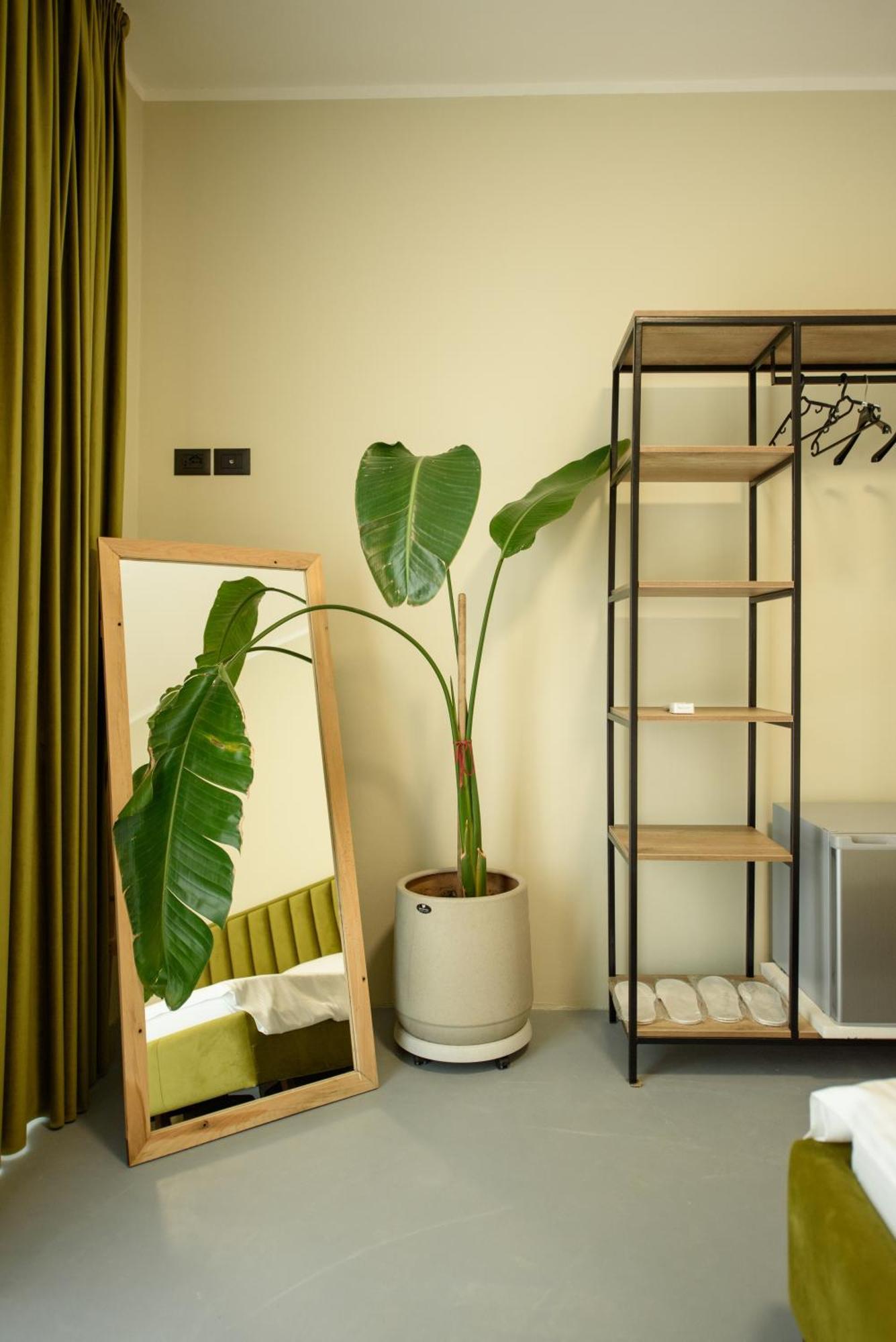Olivium Rooms Vlorë Esterno foto