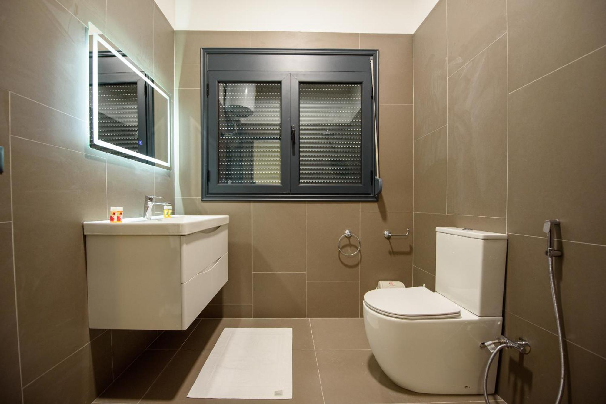 Olivium Rooms Vlorë Esterno foto